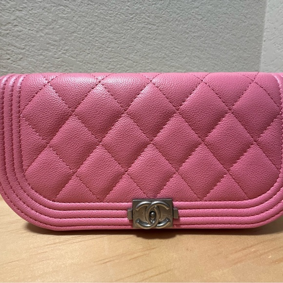 Chanel Boy Pink Quilted Crossbody Bag - Picture 2 of 15
